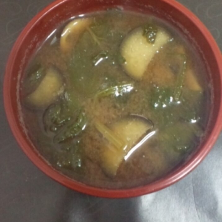 ほうれん草と茄子のお味噌汁